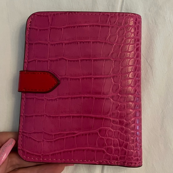 Banana Republic passport case and wallet in one - Picture 5 of 6